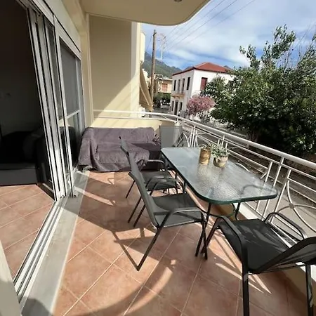 κοντά στη θάλασσα στην πολη κυπαρισσια アパート