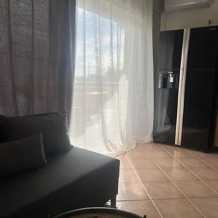 κοντά στη θάλασσα στην πολη κυπαρισσια * キパリシア