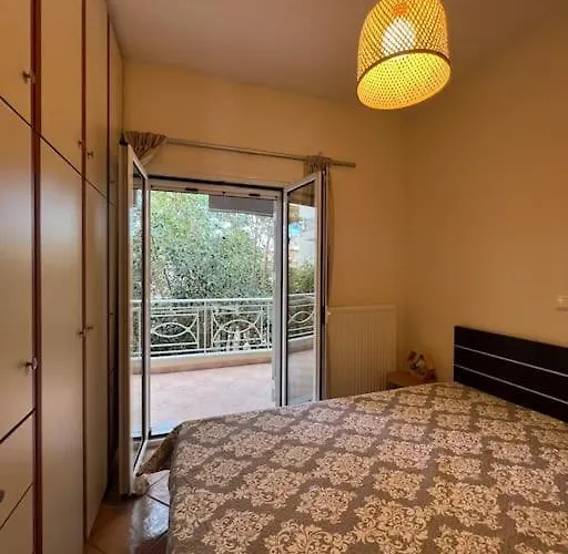 κοντά στη θάλασσα στην πολη κυπαρισσια * キパリシア