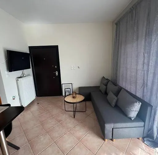 κοντά στη θάλασσα στην πολη κυπαρισσια